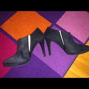 Heel booties
